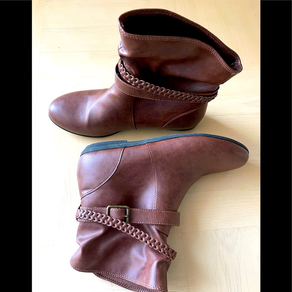 Pretty boots - Picture 2 of 7